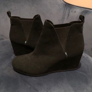 TOMS Black Suede Kelsey Boots - Size 9